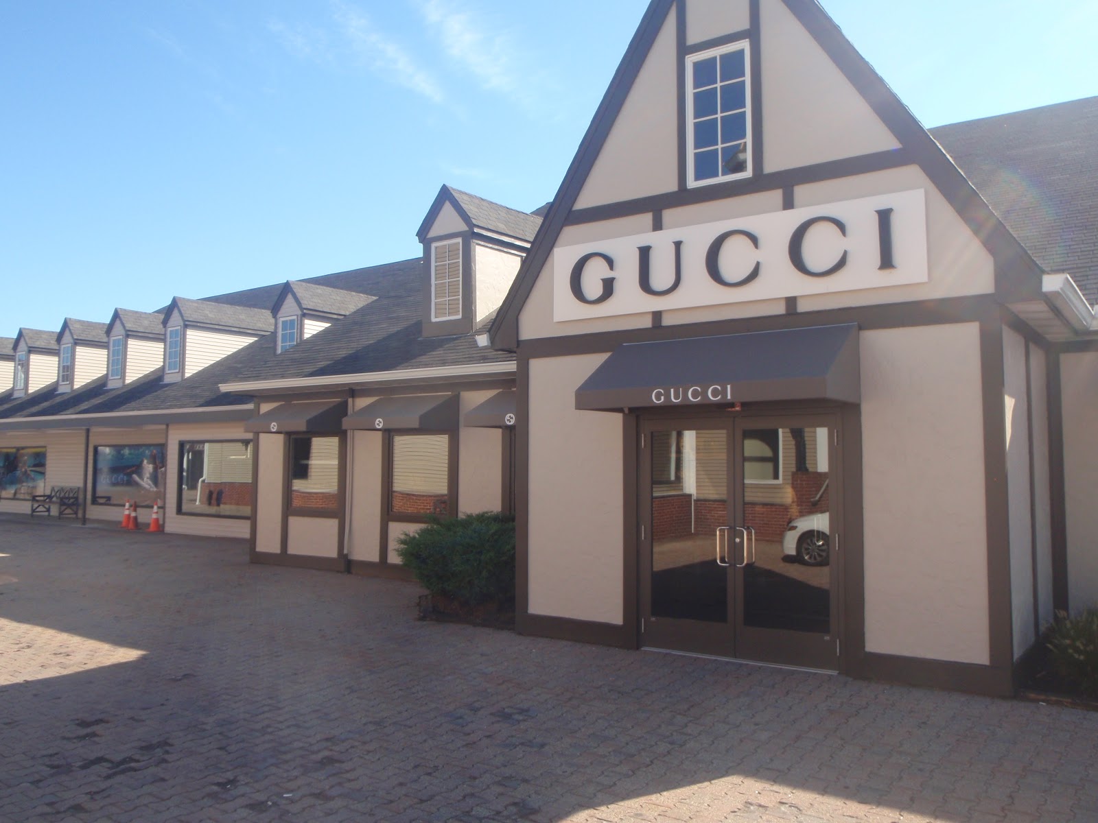Luxury Shopping at Woodbury Common Outlets: Gucci, Dior, Fendi